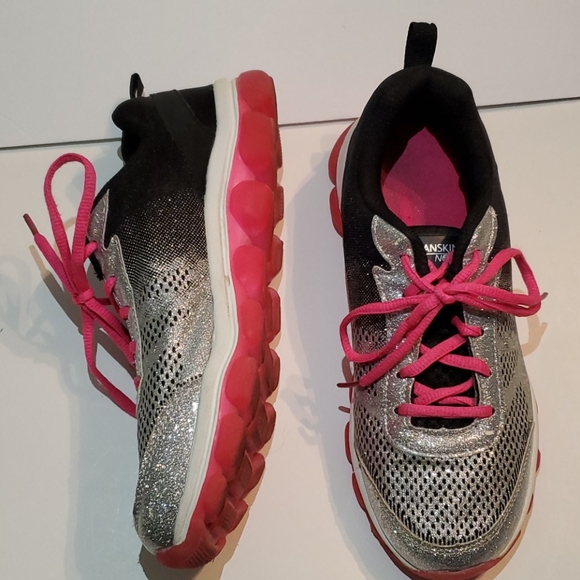 danskin now tennis shoes